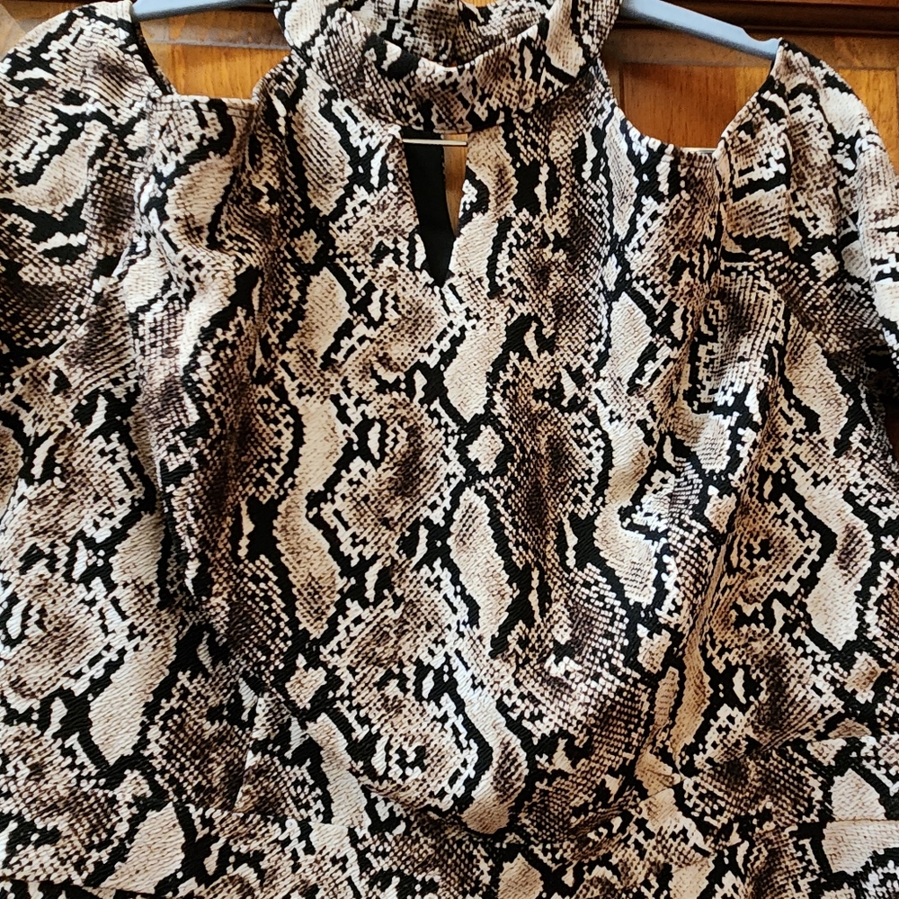 Thalia Sodi Python Cold Shoulder Peplum Top Size … - image 2